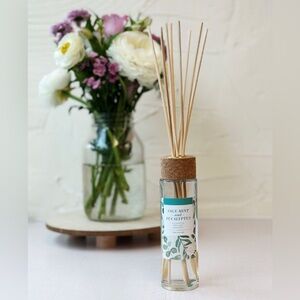NWT Kohl’s Sage Mint & Eucalyptus Reed Diffuser with essential oils